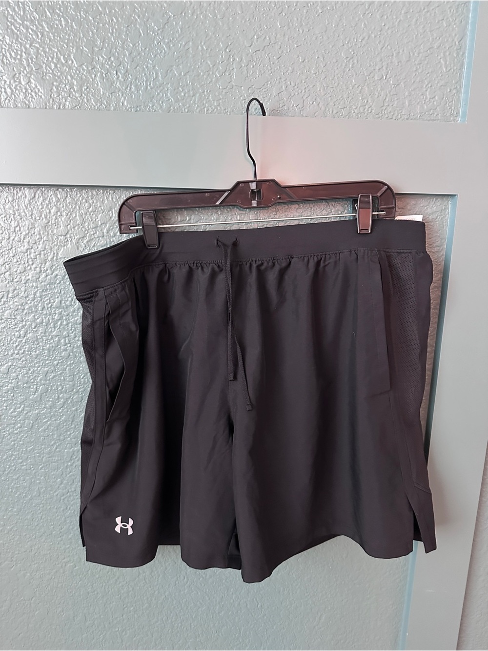 Under Armour Men’s Black Athletic Training Shorts